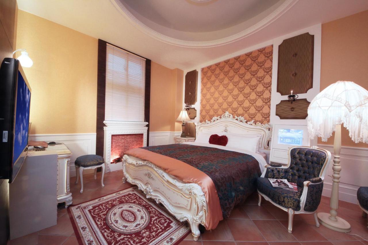 Luxembourg Hills Homestay Jiaoxi Exteriör bild