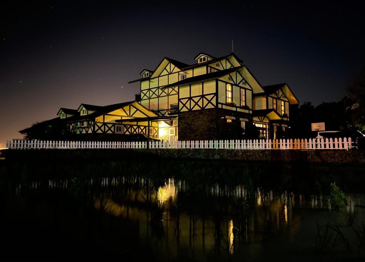 Luxembourg Hills Homestay Jiaoxi Exteriör bild